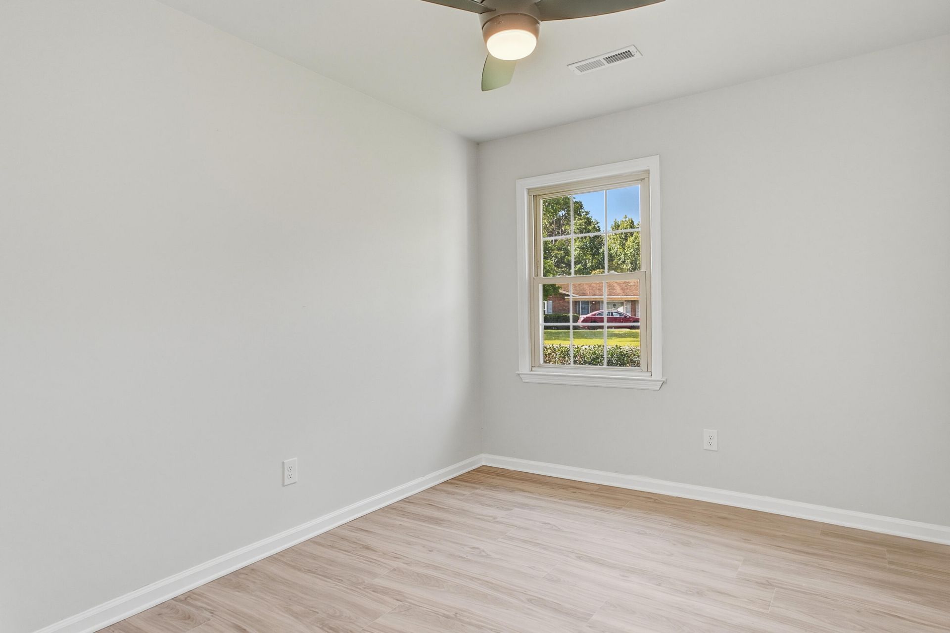 104 General Dennis Drive Photo 19