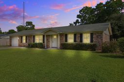104 General Dennis Drive photo 4