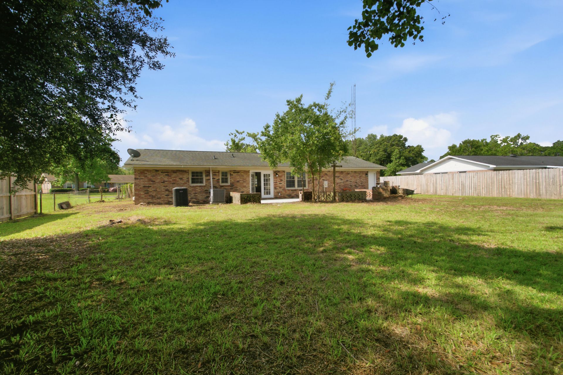 104 General Dennis Drive Photo 27