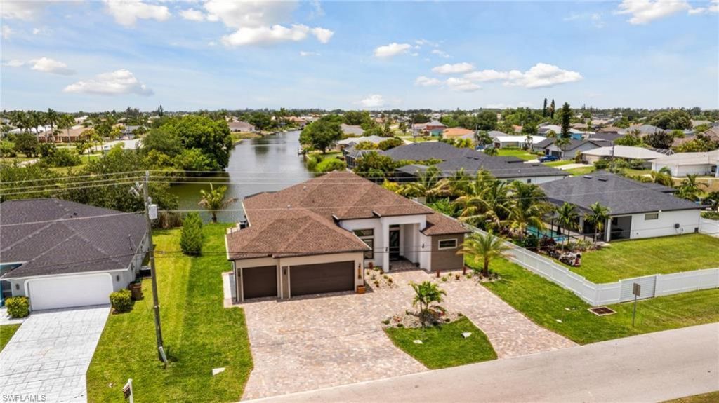 1210 SW Santa Barbara Pl, Cape Coral, FL 33991 Photo