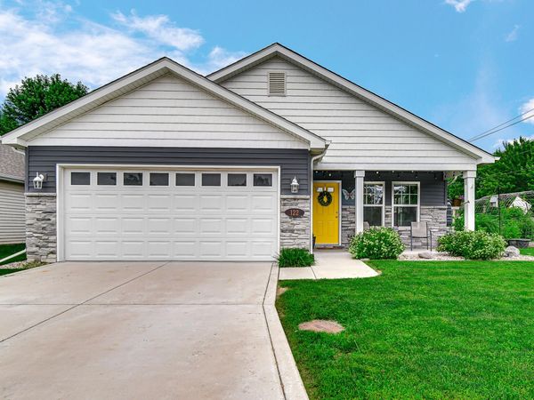 122 Emerald Drive , Porter, IN 46304