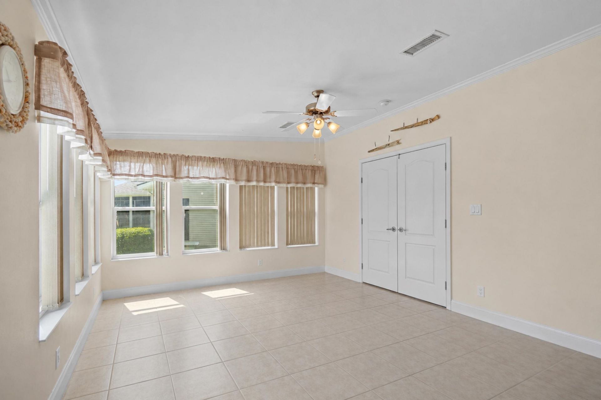 177 Wellspring Dr. Photo 32