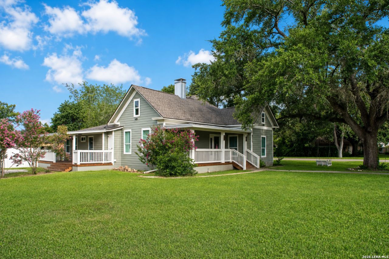 811 N Buchanan, Beeville, TX 78102 Main Photo