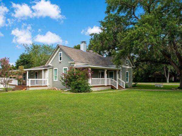 811 N Buchanan, Beeville, TX 78102