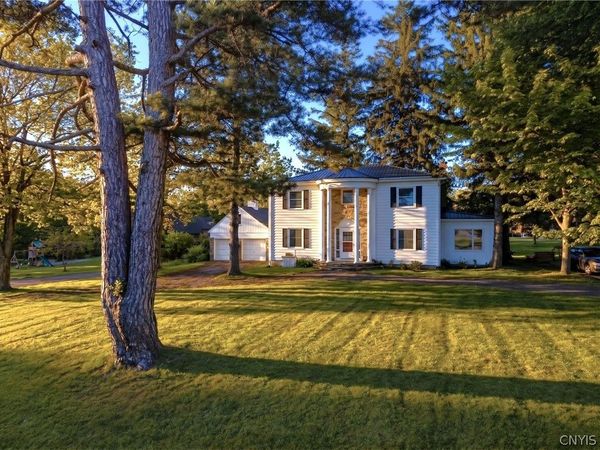 27 White Bridge Road, Auburn, NY 13021