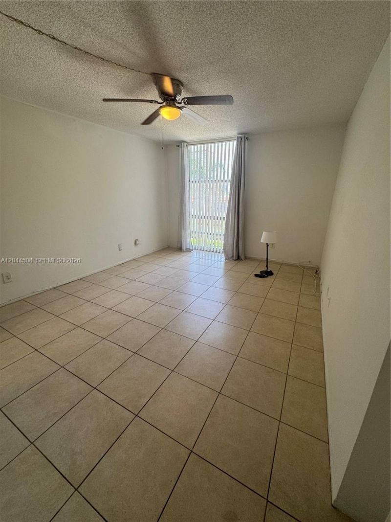 210 172nd St , Unit 429, Sunny Isles Beach, FL 33160 Photo