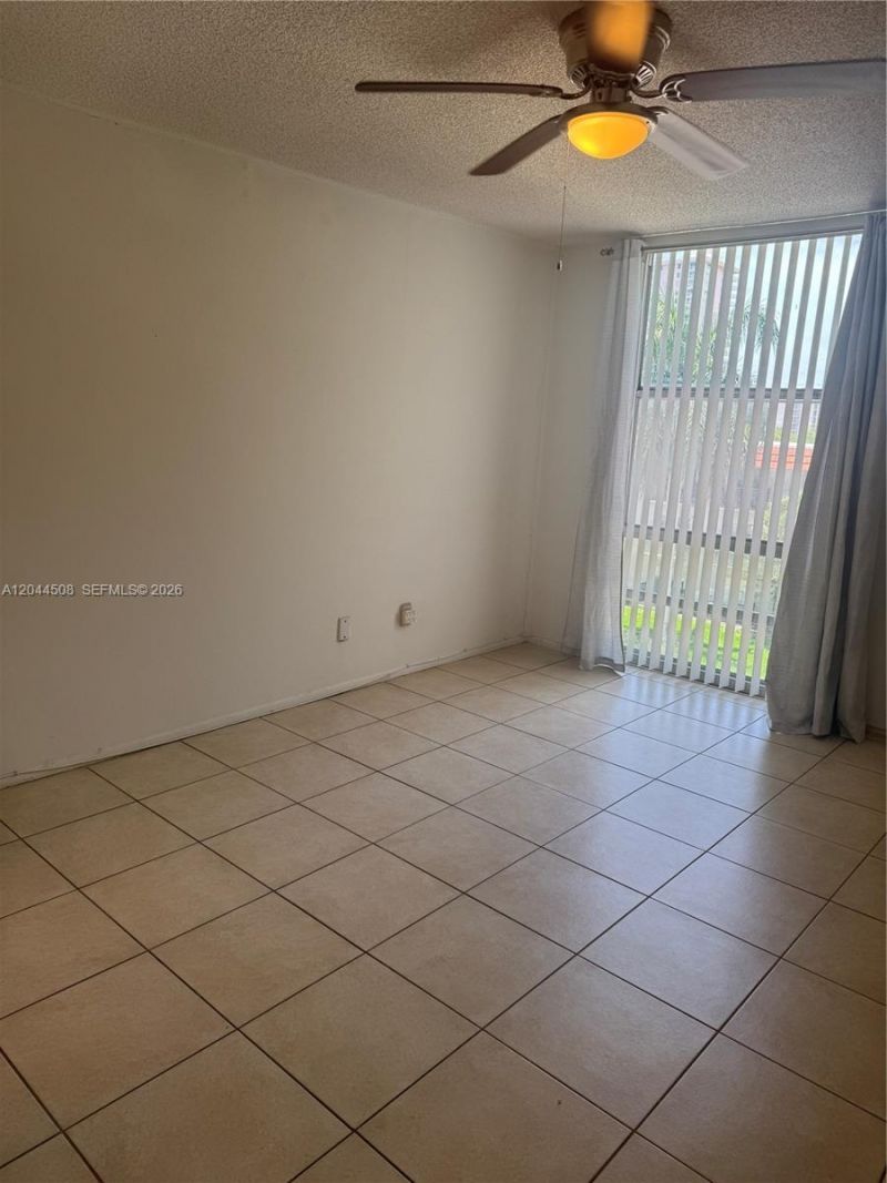 210 172nd St , Unit 429, Sunny Isles Beach, FL 33160 Photo