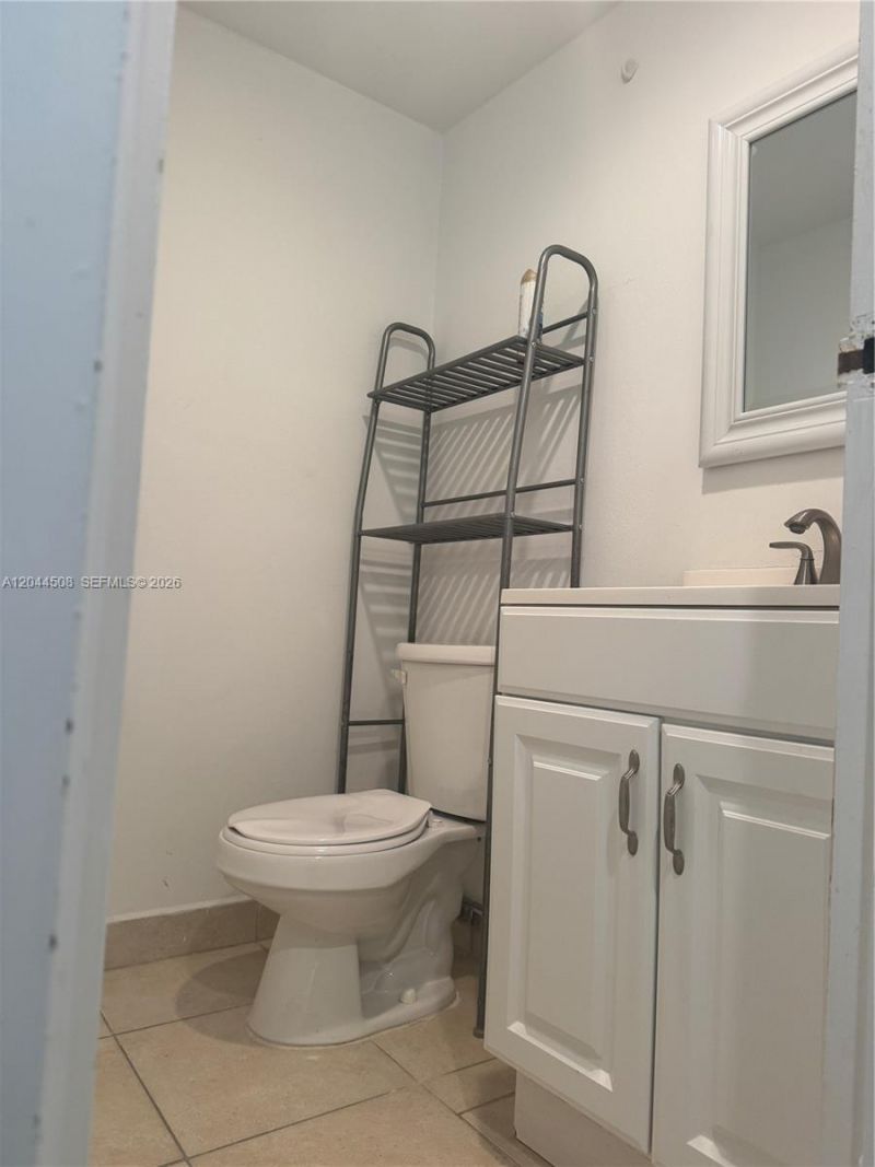 210 172nd St , Unit 429, Sunny Isles Beach, FL 33160 Photo