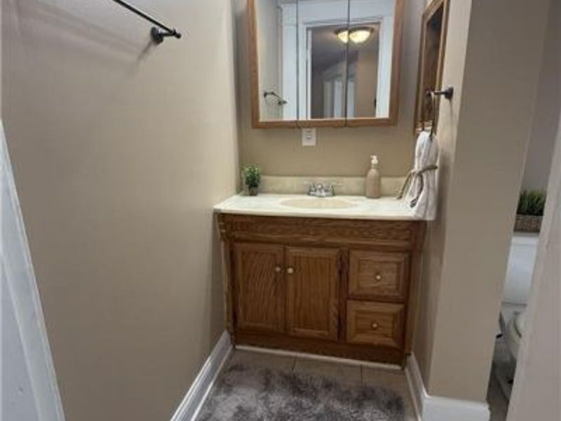 215 Aberdeen Drive, Middletown, OH 45042 Photo 16