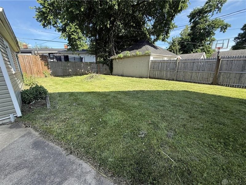 215 Aberdeen Drive, Middletown, OH 45042 Photo 26