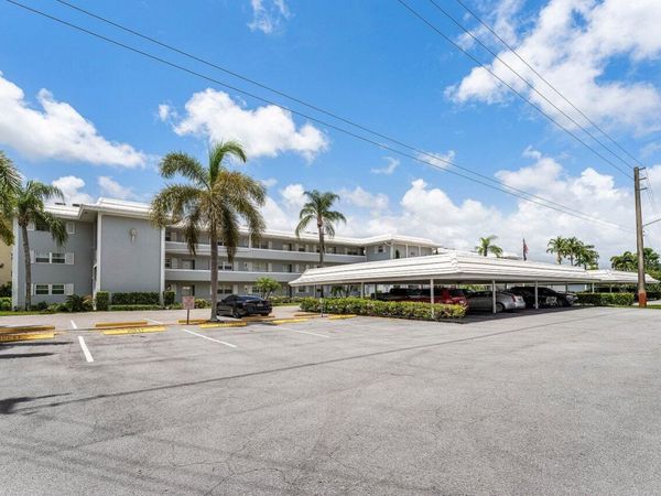 157 Atlantis Boulevard, Unit 301, Atlantis, FL 33462