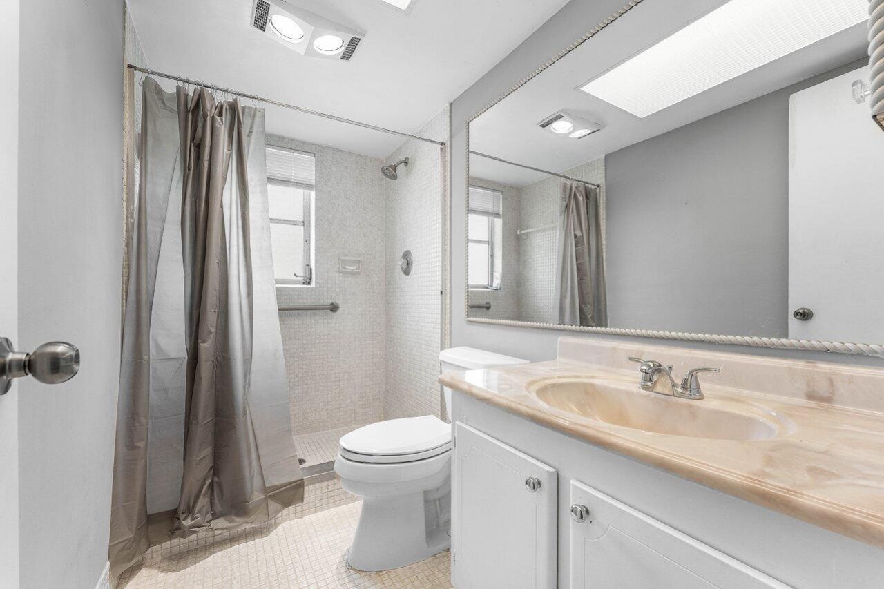 157 Atlantis Boulevard, Unit 301, Atlantis, FL 33462 Photo