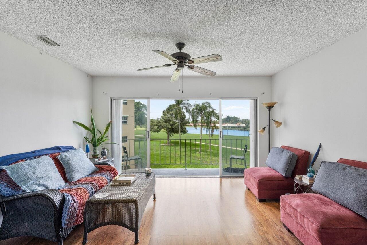 157 Atlantis Boulevard, Unit 301, Atlantis, FL 33462 Photo