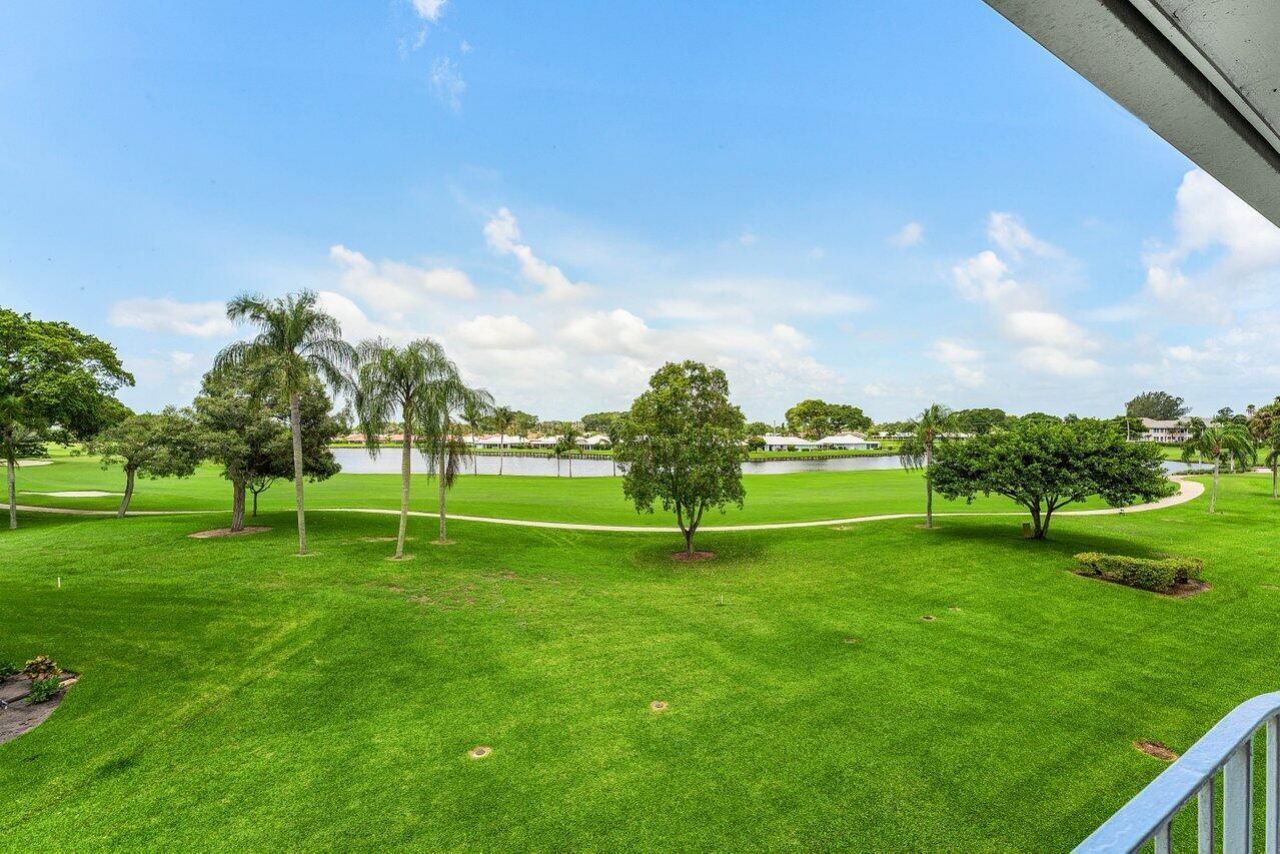 157 Atlantis Boulevard, Unit 301, Atlantis, FL 33462 Photo
