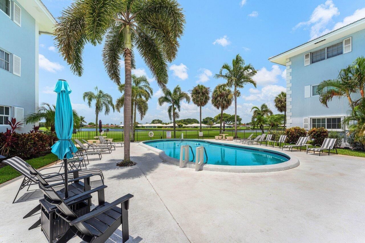 157 Atlantis Boulevard, Unit 301, Atlantis, FL 33462 Photo