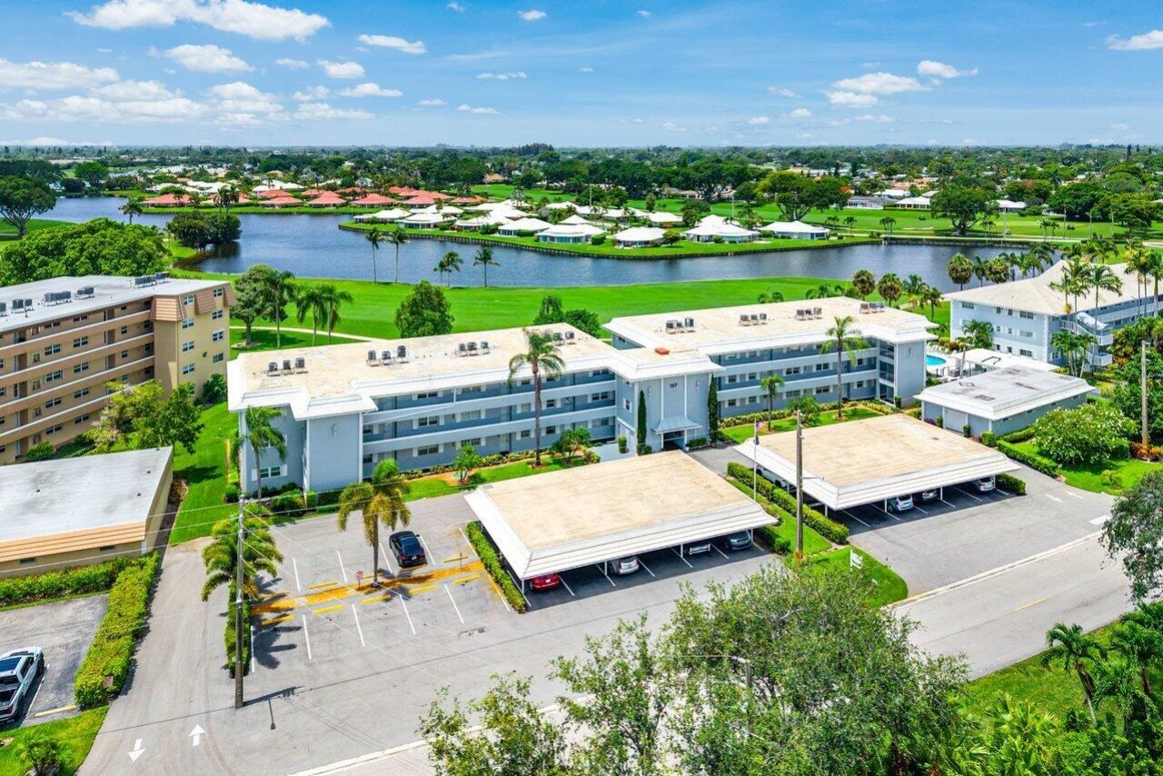 157 Atlantis Boulevard, Unit 301, Atlantis, FL 33462 Photo