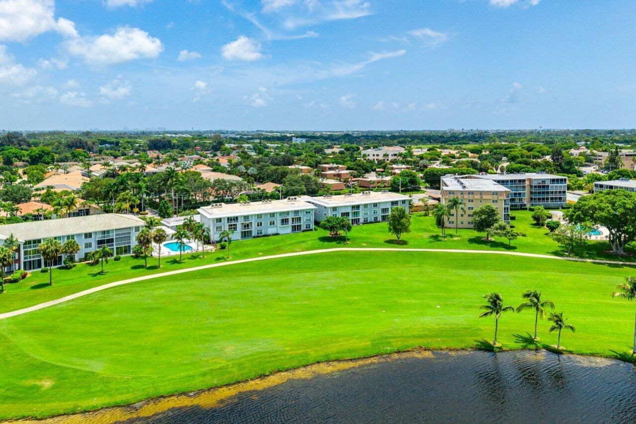 157 Atlantis Boulevard, Unit 301, Atlantis, FL 33462 Photo