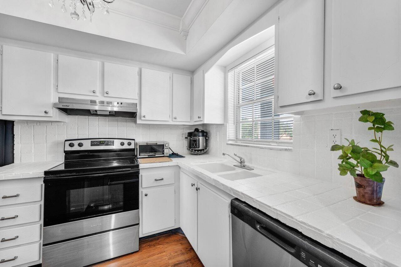 157 Atlantis Boulevard, Unit 301, Atlantis, FL 33462 Photo