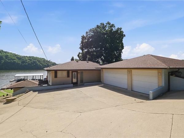 1166 Fowlers Point, Camdenton, MO 65020