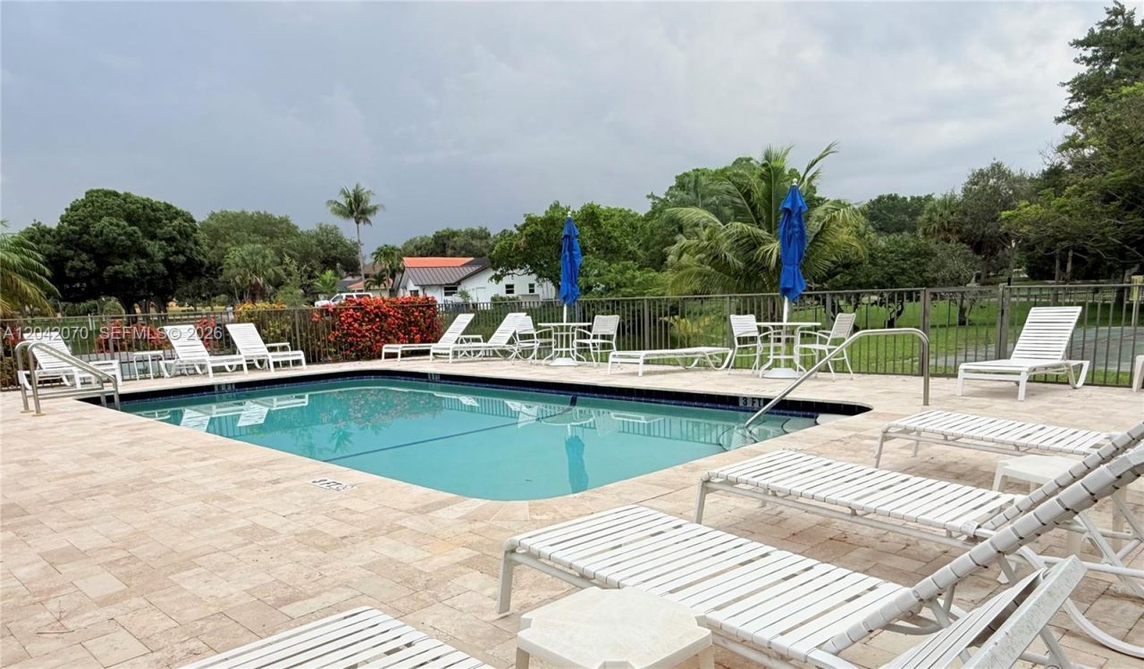 8931 N New River Canal Rd , Unit 2B, Plantation, FL 33324 Photo