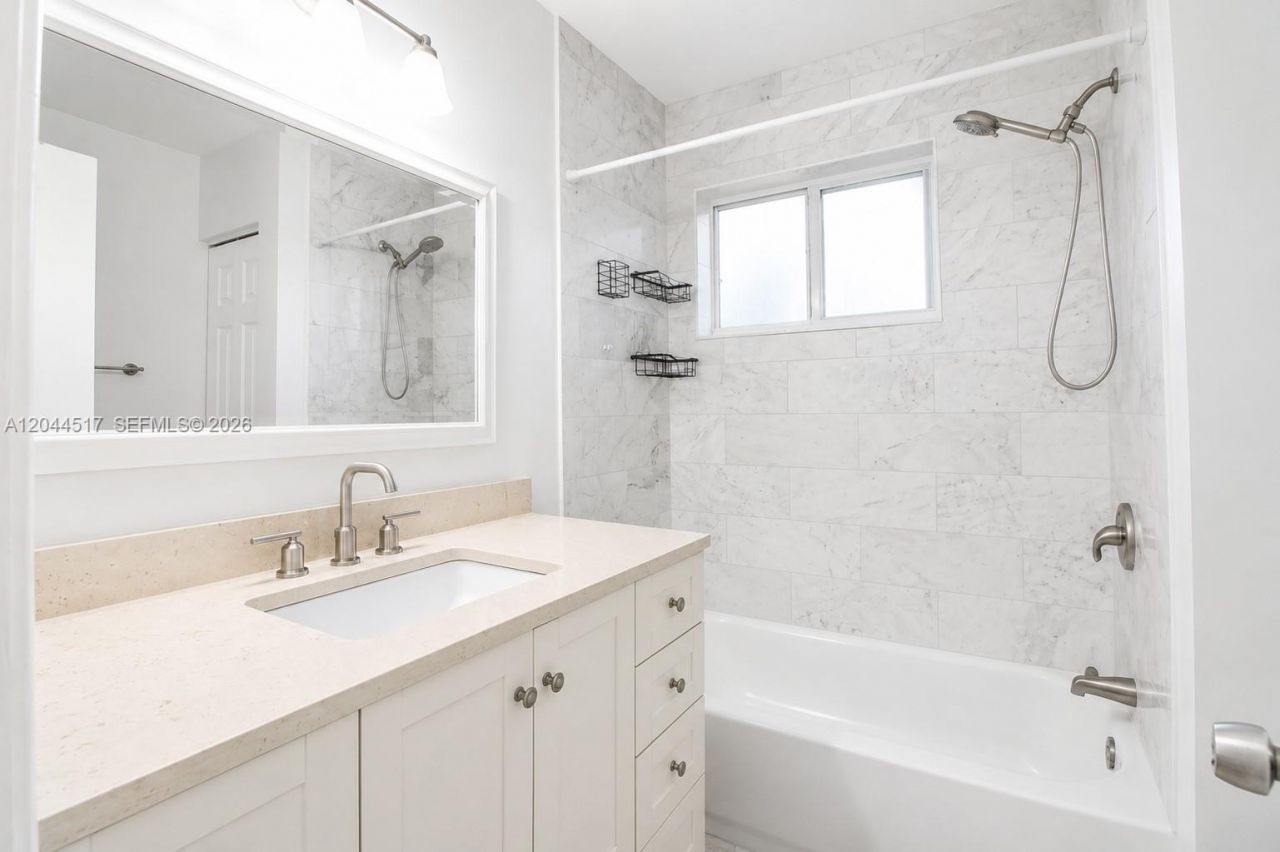 15445 SW 99th Ave , Unit 15445, Miami, FL 33157 Photo