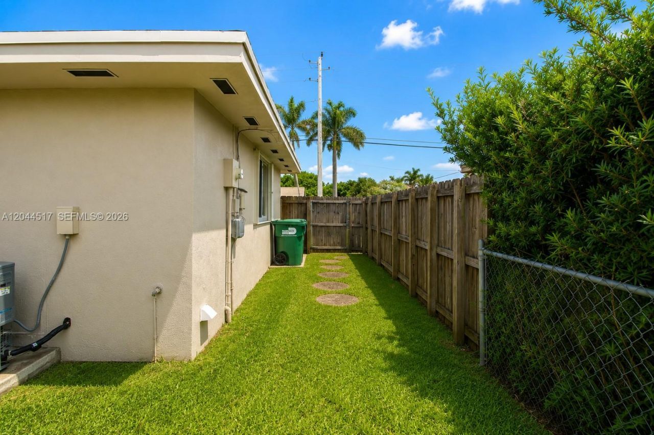 15445 SW 99th Ave , Unit 15445, Miami, FL 33157 Photo