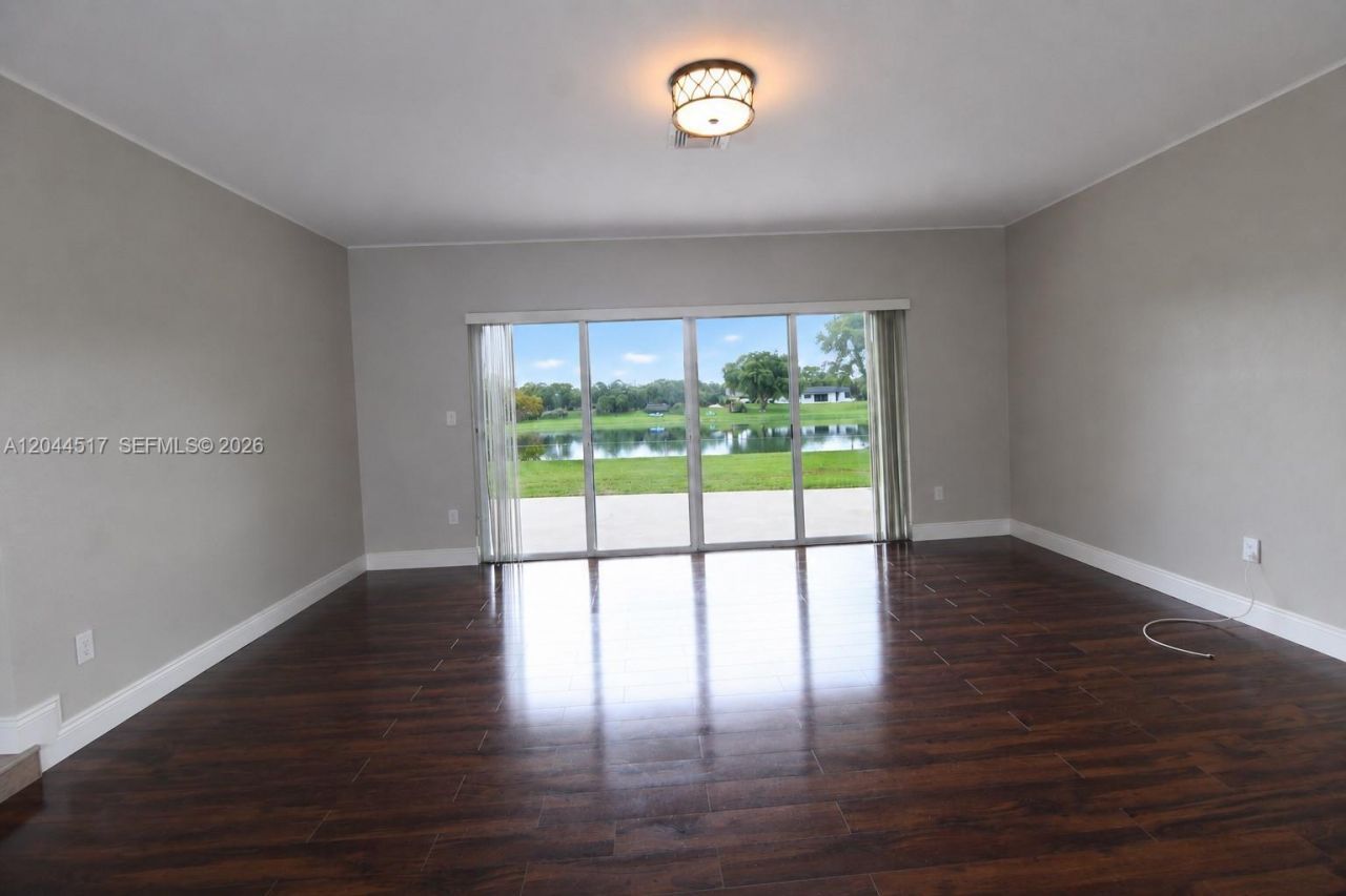 15445 SW 99th Ave , Unit 15445, Miami, FL 33157 Photo