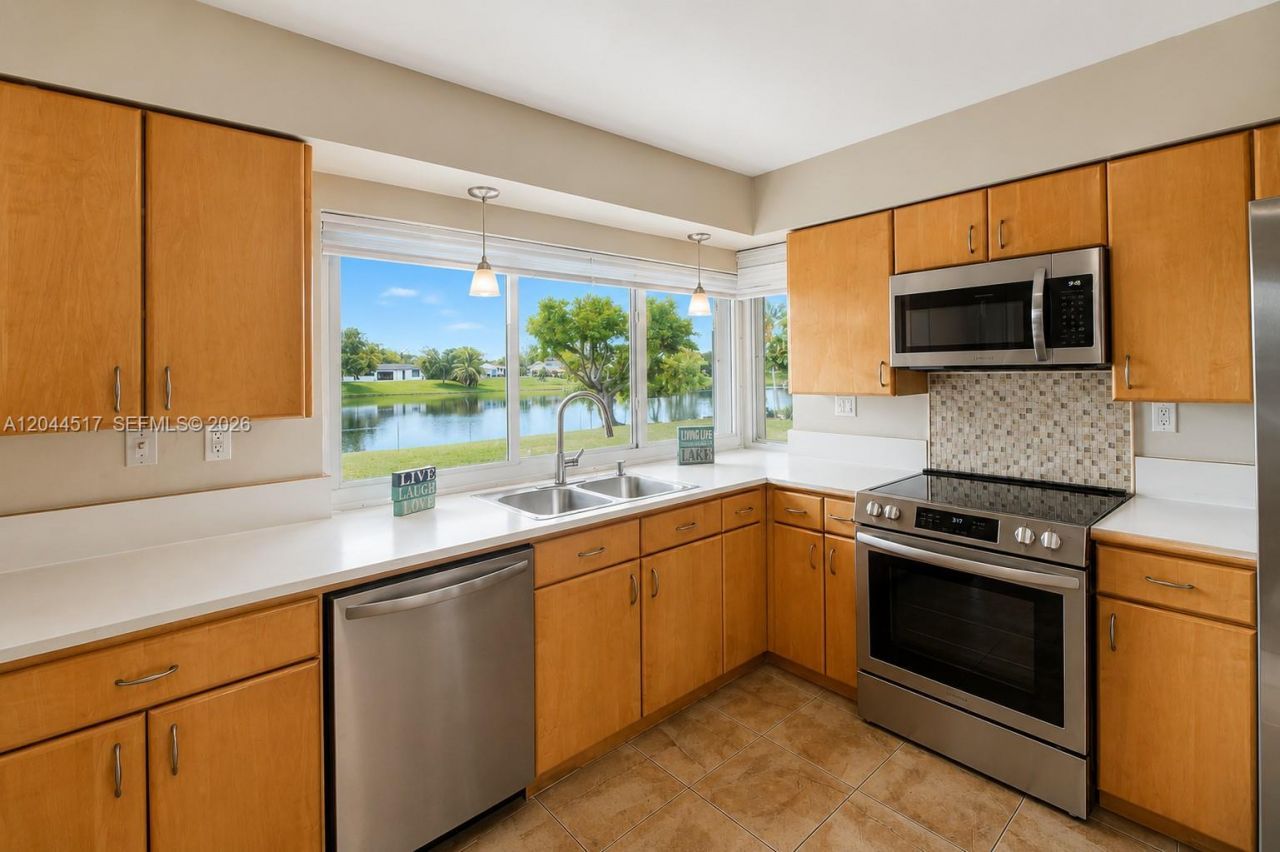 15445 SW 99th Ave , Unit 15445, Miami, FL 33157 Photo