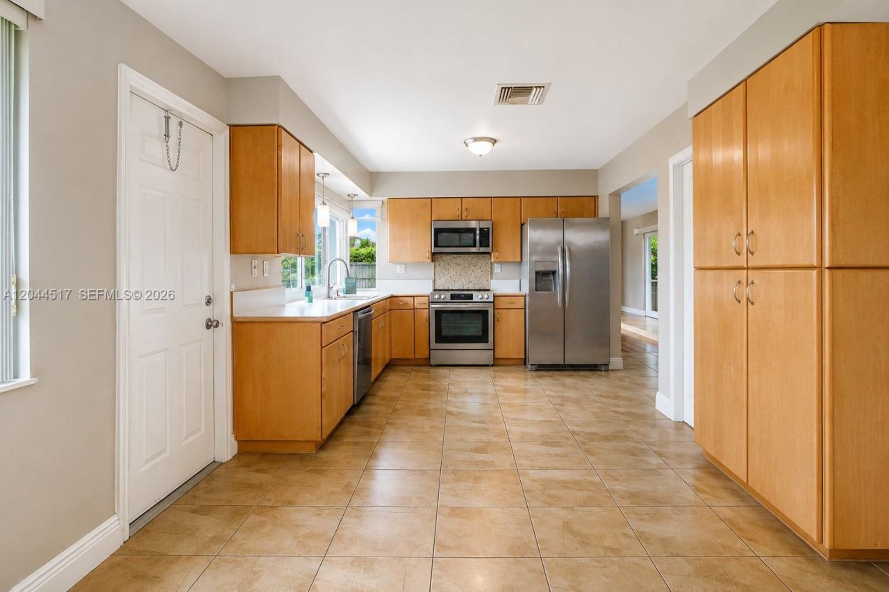 15445 SW 99th Ave , Unit 15445, Miami, FL 33157 Photo
