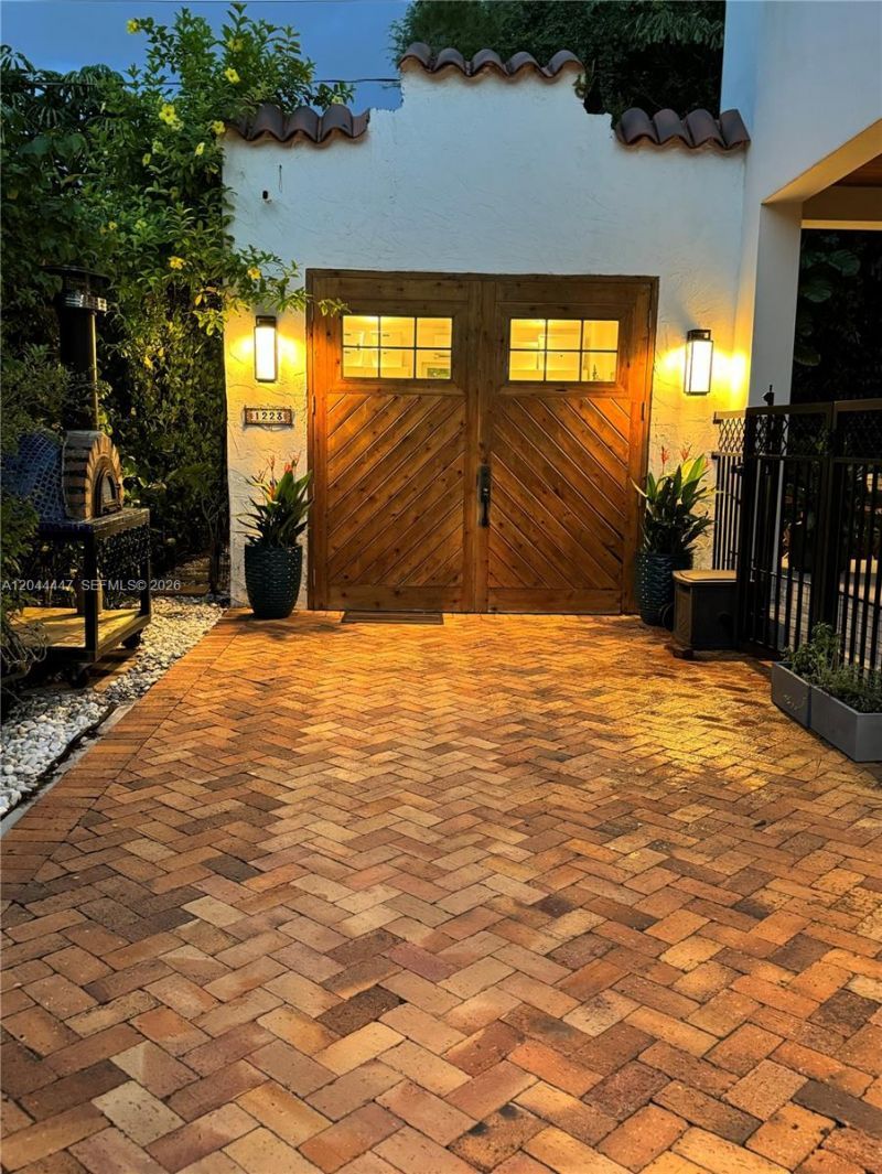 1223 Lisbon St, Coral Gables, FL 33134 Photo
