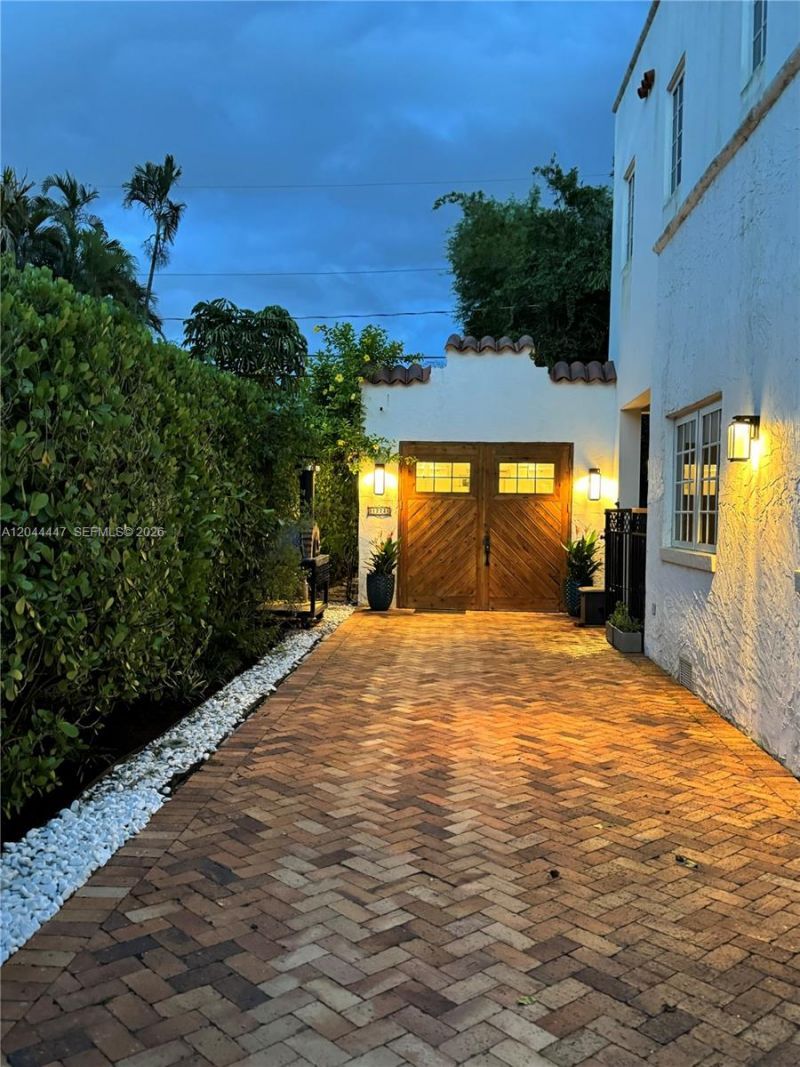 1223 Lisbon St, Coral Gables, FL 33134 Photo