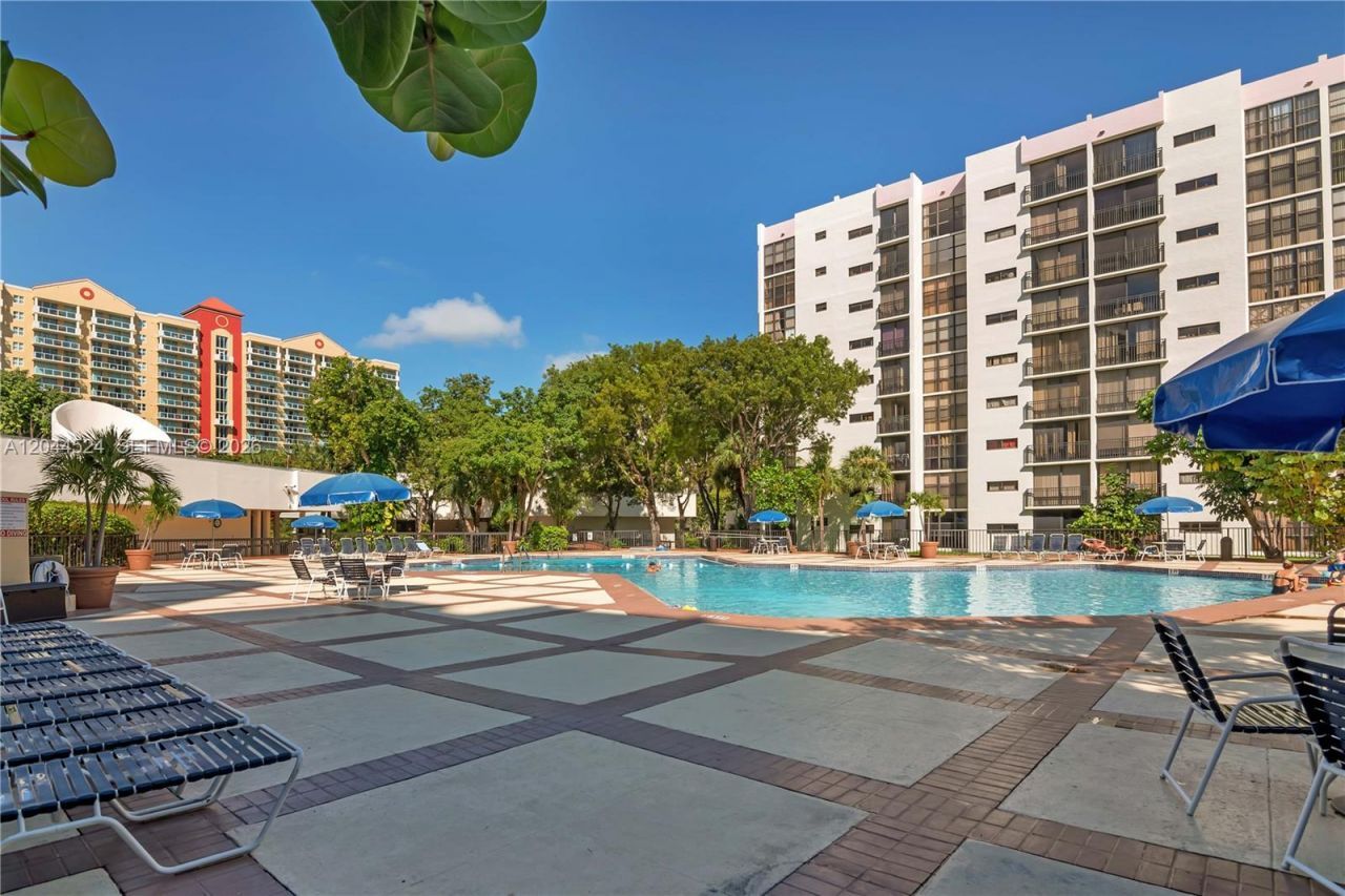 16919 N Bay Rd, Unit 507, Sunny Isles Beach, FL 33160 Photo