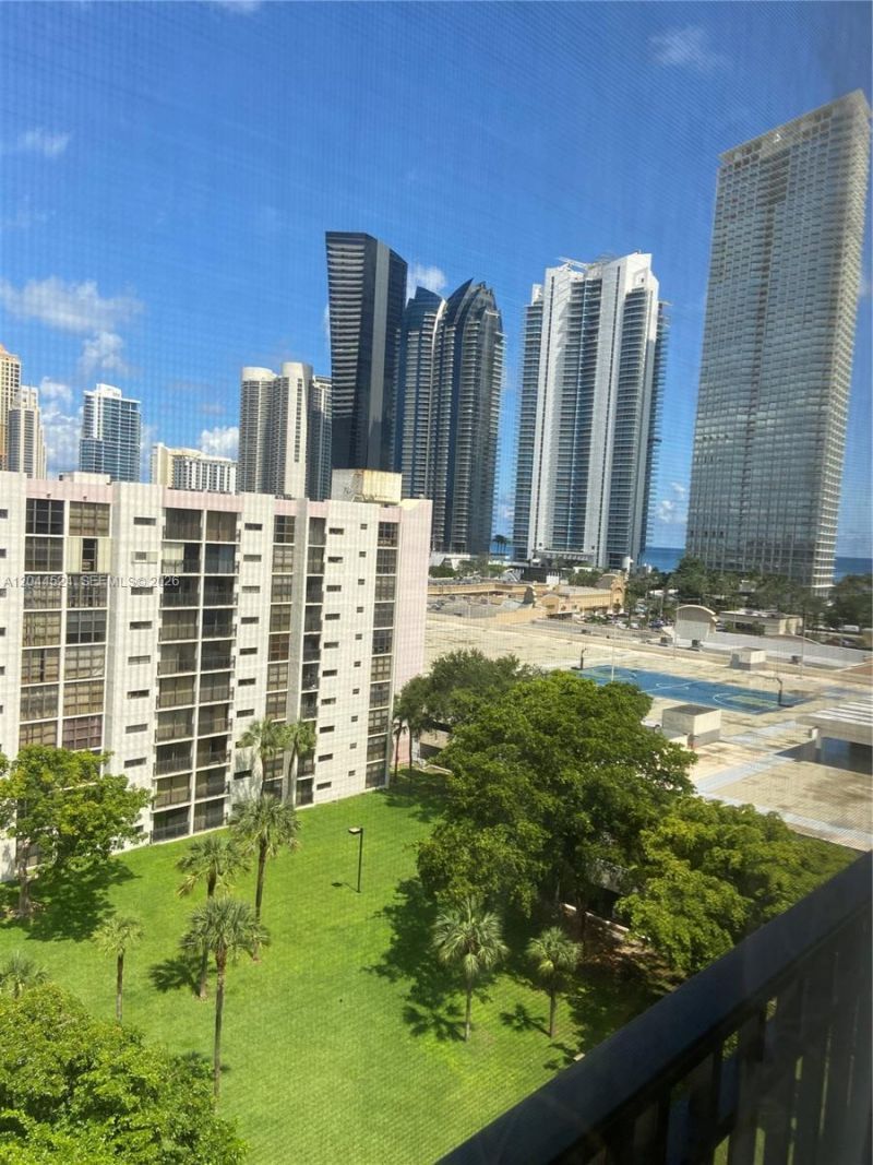 16919 N Bay Rd, Unit 507, Sunny Isles Beach, FL 33160 Photo