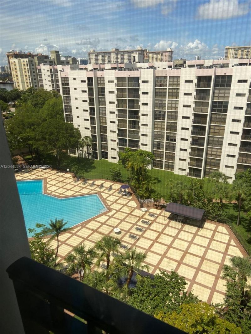 16919 N Bay Rd, Unit 507, Sunny Isles Beach, FL 33160 Photo
