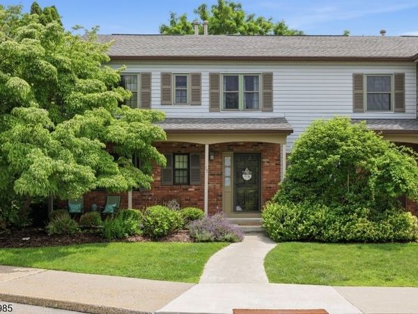 15 Wood Duck Ct, Allamuchy, NJ 07840