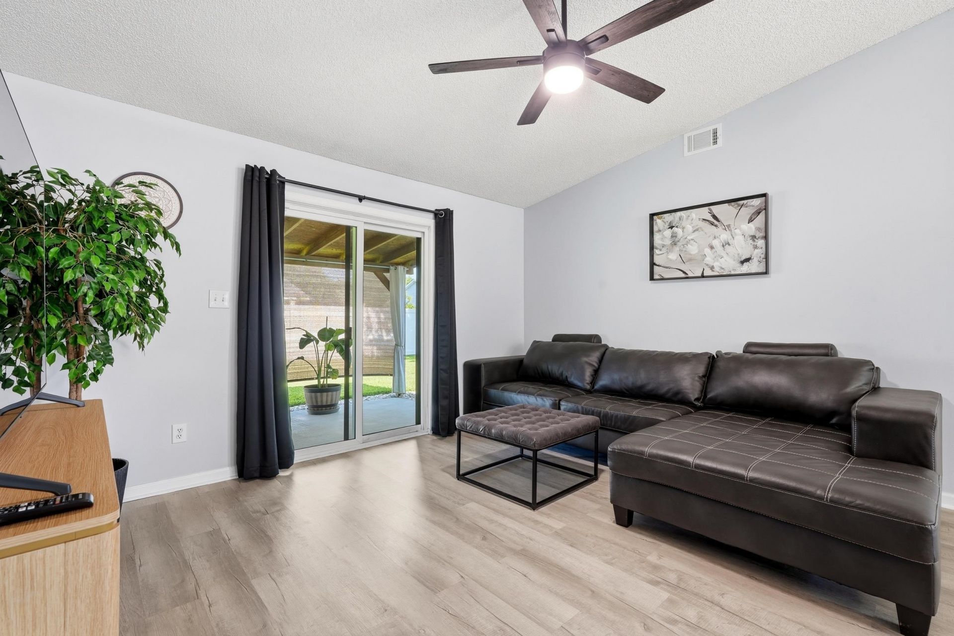 703 Birch Ln. Photo 10