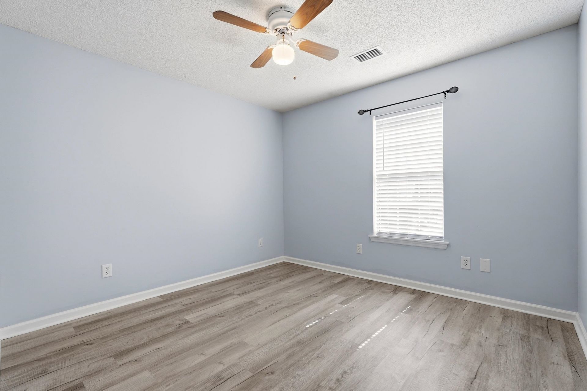 703 Birch Ln. Photo 22