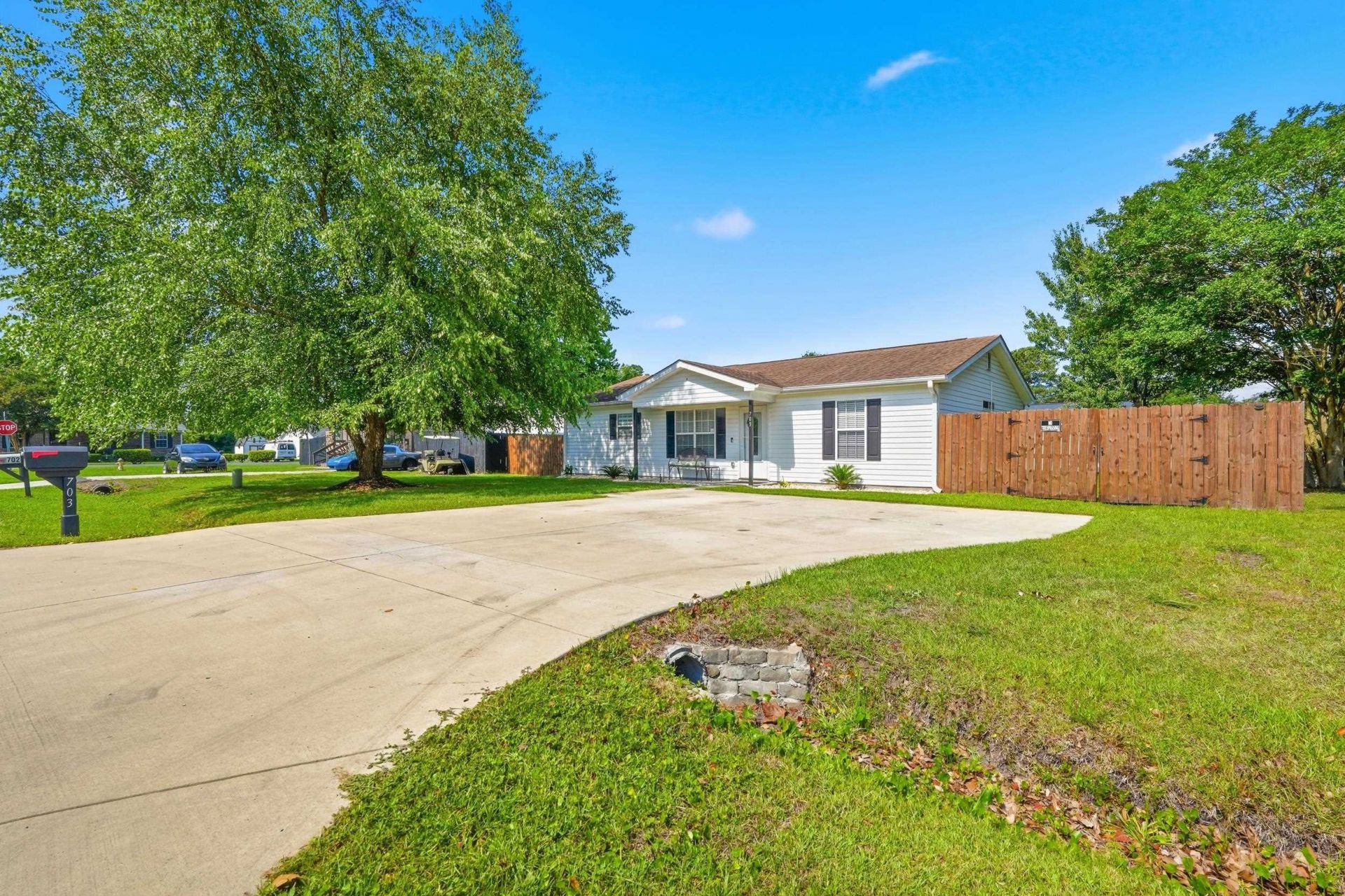 703 Birch Ln. Photo 32