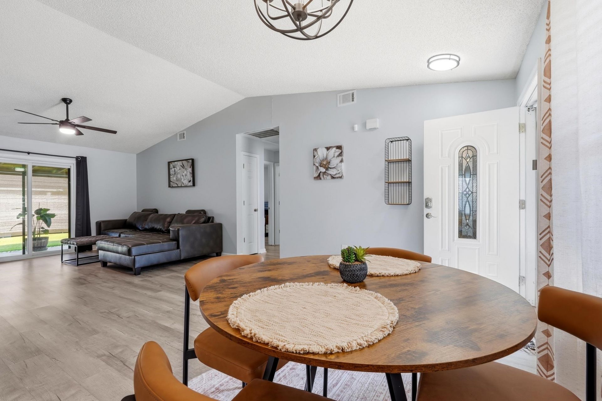 703 Birch Ln. Photo 8
