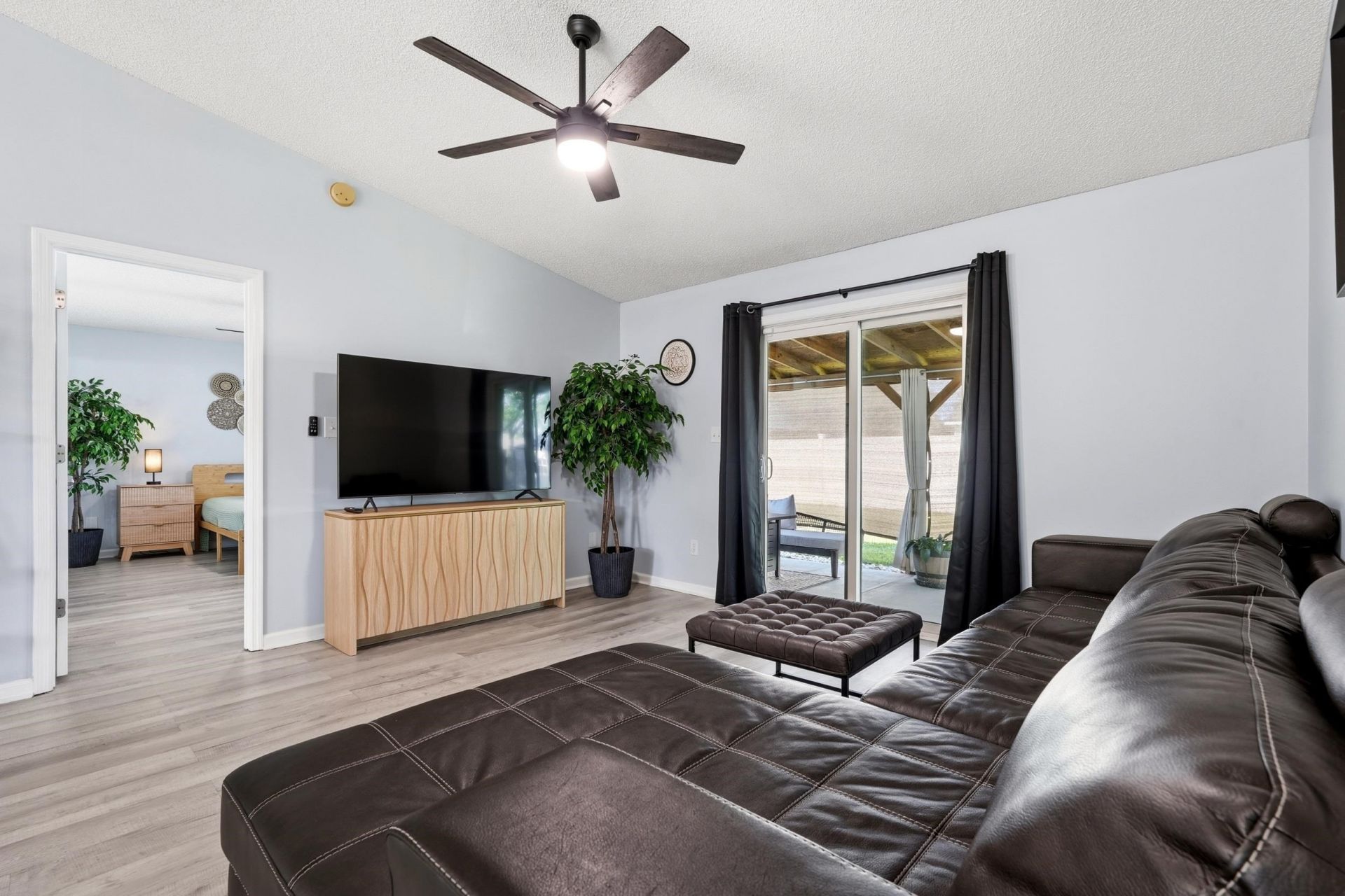 703 Birch Ln. Photo 9