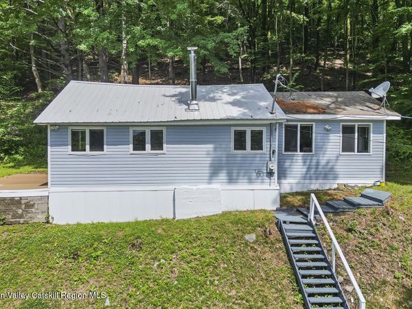 42 Pine Tree Lane, Canaan, NY 12029