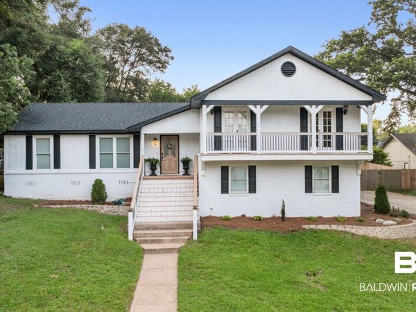 6058 N Highland Woods Drive, Mobile, AL 36608