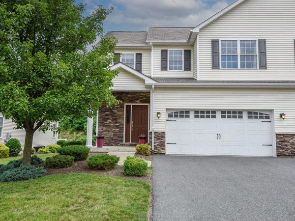 11 Somerset Drive, Hanover Township, PA 18706