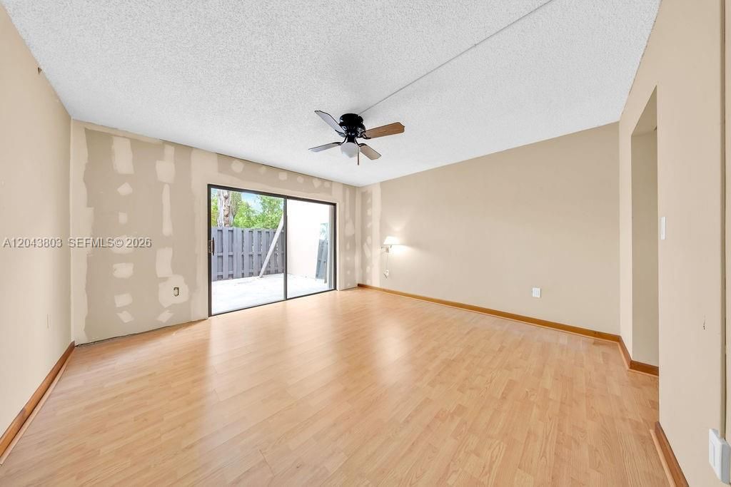 19408 W Lake Dr , Hialeah, FL 33015 Photo