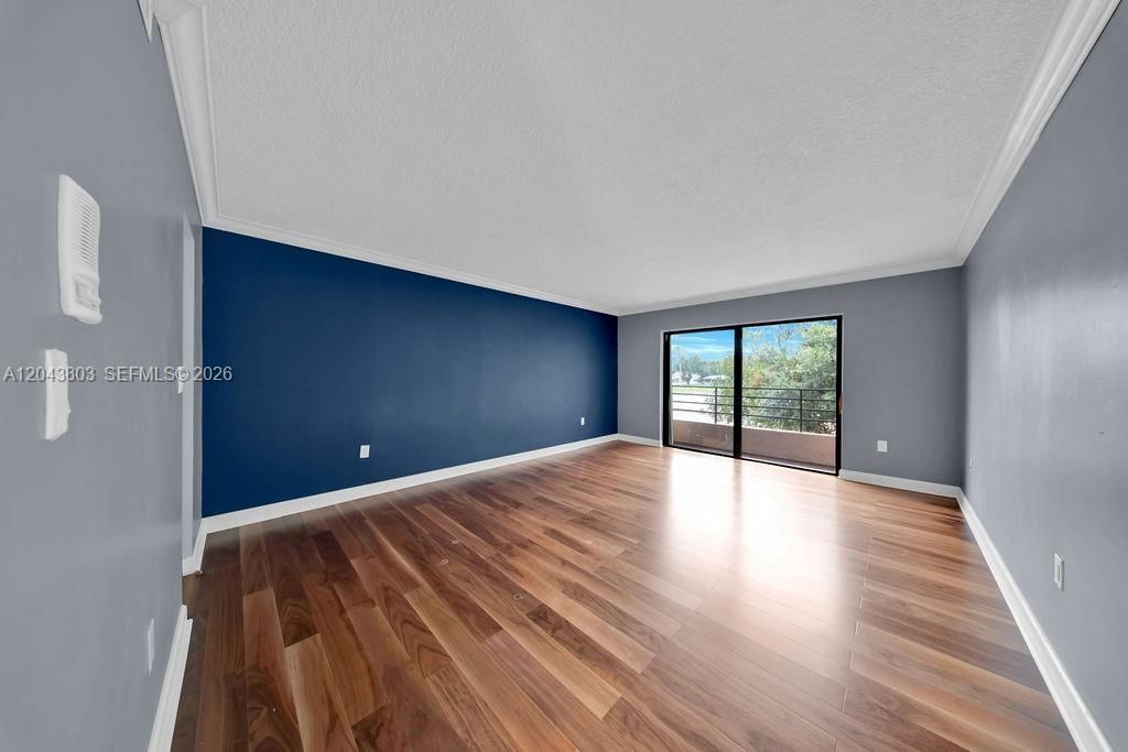 19408 W Lake Dr , Hialeah, FL 33015 Photo