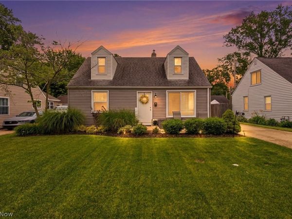 131 Forest Boulevard , Avon Lake, OH 44012