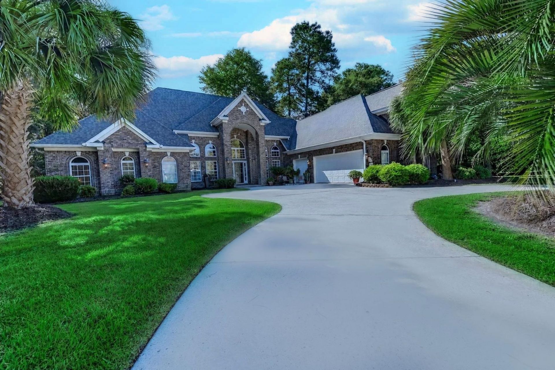 1031 Bear Lake Dr. Photo 3