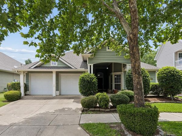 1104 Bell Manor Drive, Savannah, TX 76227