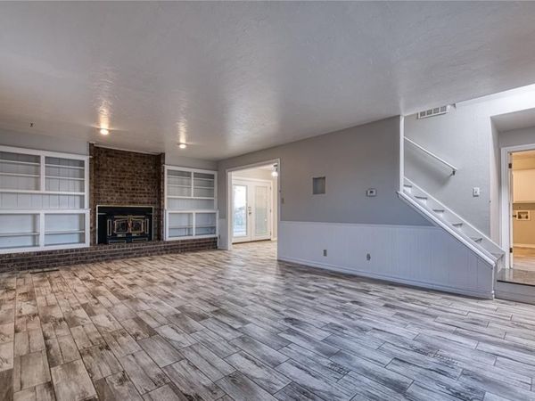 1118 Camelot Drive, Clinton, OK 73601