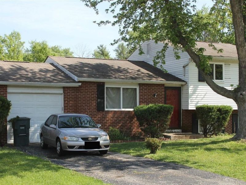 2630 Agawam Circle, Columbus, OH 43224 Photo 2